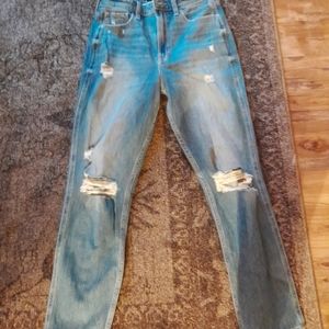 Hollister jeans size 27/4  NWT